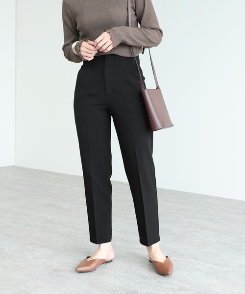 reca(レカ)の「ハイウエストタックテーパードパンツ(その他パンツ・レディース・ブラック/ブラウン/テラコッタ/グリーン/ライトベージュ・M)」の7枚目の写真