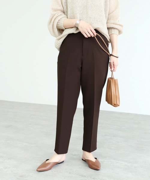 reca(レカ)の「ハイウエストタックテーパードパンツ(その他パンツ・レディース・ブラック/ブラウン/テラコッタ/グリーン/ライトベージュ・M)」の17枚目の写真