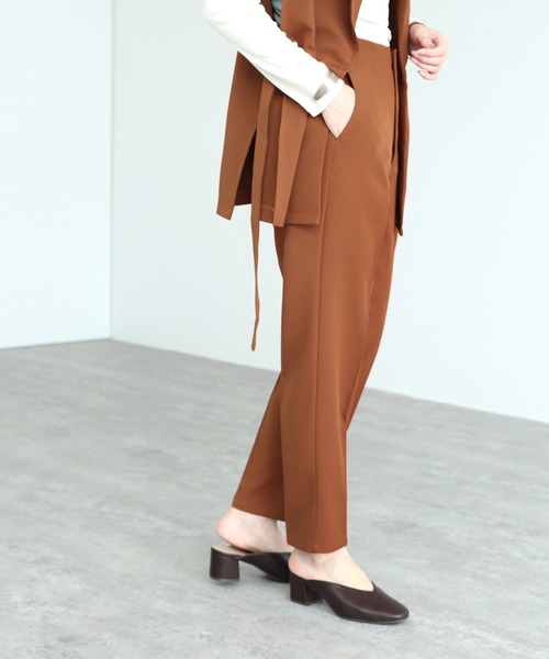 reca(レカ)の「ハイウエストタックテーパードパンツ(その他パンツ・レディース・ブラック/ブラウン/テラコッタ/グリーン/ライトベージュ・M)」の22枚目の写真