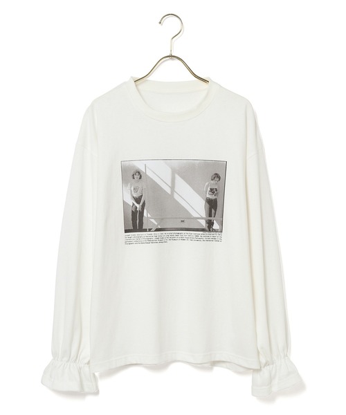 MADEMOISELLE ROPE'（マドモアゼル ロペ）の「【JOSEPH SZABO×VTA】フォトプリントボリュームスリーブスリーブTシャツ（Tシャツ/カットソー・レディース・ホワイト/ブラック/ホワイト系その他・FREE）」の9枚目の写真