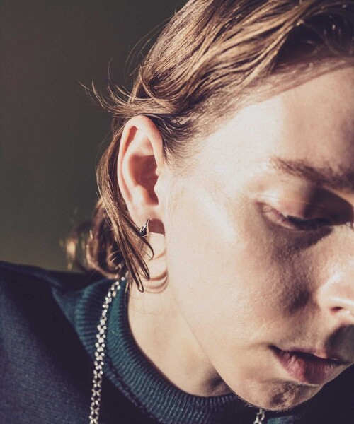 and cloud（アンドクラウド）の「Drop Earring M（イヤリング・レディース・ブラック/シルバー/イエローゴールド・FREE）」の6枚目の写真