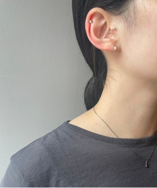 and cloud（アンドクラウド）の「Drop Earring M（イヤリング・レディース・ブラック/シルバー/イエローゴールド・FREE）」の16枚目の写真