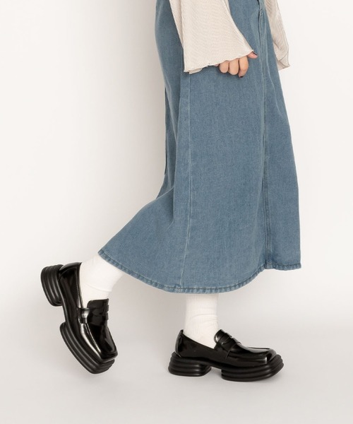 SVEC（シュベック）の「チャンキーソール スクエアトゥ コインローファー（ローファー・レディース・ブラック/ホワイト・39/36/38/37/35）」の15枚目の写真