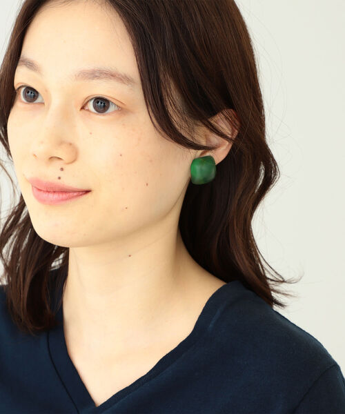 BEAMS BOY（ビームスボーイ）の「BEAMS BOY / クリア イヤリング（イヤリング・レディース・ホワイト/ホワイト系その他2/オレンジ/イエロー/グリーン/ライトブルー・ONE SIZE）」の4枚目の写真