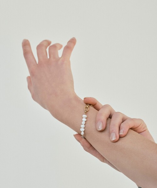 THE SHOP TK (ザ ショップ ティーケー )の「◆【Nerine】ミックスカラーチェーンブレスレット(ブレスレット・レディース・シルバー/ゴールド・99)」の2枚目の写真