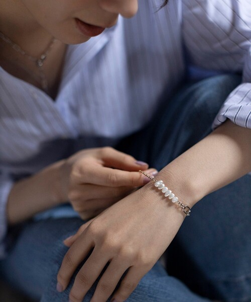 THE SHOP TK (ザ ショップ ティーケー )の「◆【Nerine】ミックスカラーチェーンブレスレット(ブレスレット・レディース・シルバー/ゴールド・99)」の3枚目の写真