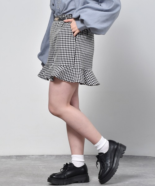 ems excite（エムズエキサイト）の「ベルトツキフリルショートパンツ（その他パンツ・レディース・ブラック/パープル系その他/ブラック系その他2・FREE）」の17枚目の写真