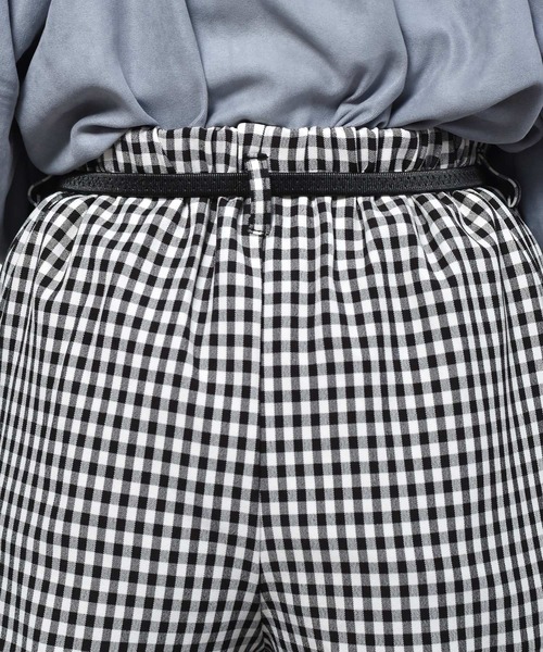 ems excite（エムズエキサイト）の「ベルトツキフリルショートパンツ（その他パンツ・レディース・ブラック/パープル系その他/ブラック系その他2・FREE）」の9枚目の写真