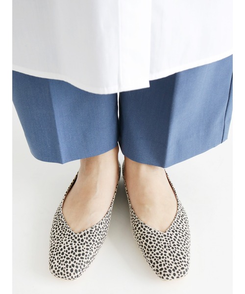 Te chichi（テチチ）の「Vカットフラットパンプス（パンプス・レディース・ブラック/ベージュ/モカ・38/37）」の3枚目の写真