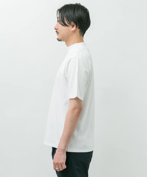 URBAN RESEARCH DOORS（アーバンリサーチドアーズ）の「『抗菌/防臭』LIFE STYLE TAILOR　シルケットポンチストレッチモックネックTシャツ（Tシャツ/カットソー・メンズ・ホワイト・MEDIUM/LARGE）」の5枚目の写真