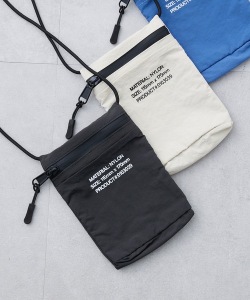 CIAOPANIC TYPY（チャオパニックティピー）の「ワッシャーナイロンポーチ（ショルダーバッグ・メンズ・ブラック/アイボリー/ブルー・ONE SIZE）」の3枚目の写真