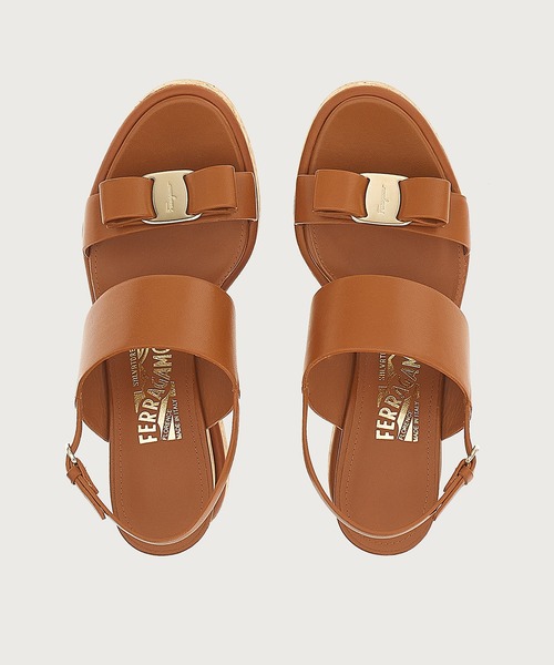 FERRAGAMO(フェラガモ)の「サンダル(サンダル・レディース・ブラウン・6/6.5/5/7/7.5/5.5)」の4枚目の写真