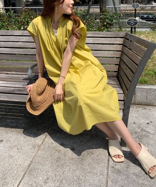 Chez toi（シェトワ）の「キーネックギャザースモックワンピース（ワンピース・レディース・オフホワイト/ブラック/グリーン/イエロー・FREE）」の4枚目の写真