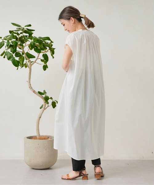 Chez toi（シェトワ）の「キーネックギャザースモックワンピース（ワンピース・レディース・オフホワイト/ブラック/グリーン/イエロー・FREE）」の21枚目の写真