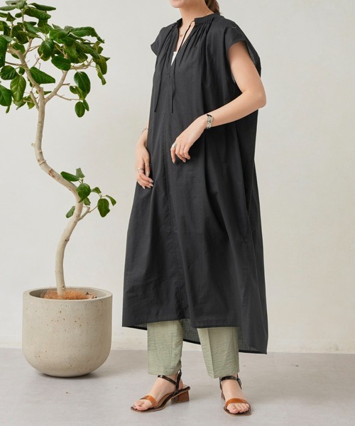 Chez toi（シェトワ）の「キーネックギャザースモックワンピース（ワンピース・レディース・オフホワイト/ブラック/グリーン/イエロー・FREE）」の12枚目の写真