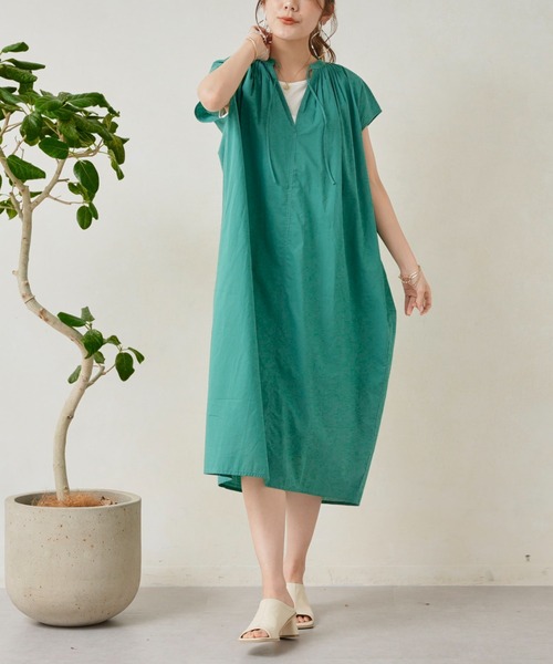 Chez toi（シェトワ）の「キーネックギャザースモックワンピース（ワンピース・レディース・オフホワイト/ブラック/グリーン/イエロー・FREE）」の13枚目の写真