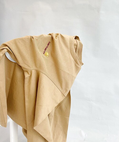 Carhartt WIP(カーハートダブリューアイピー)の「CARHARTT WIP L/S AMERICAN SCRIPT T-SHIRT(Tシャツ/カットソー・レディース・ホワイト/ベージュ・SMALL/MEDIUM/X-SMALL)」の4枚目の写真