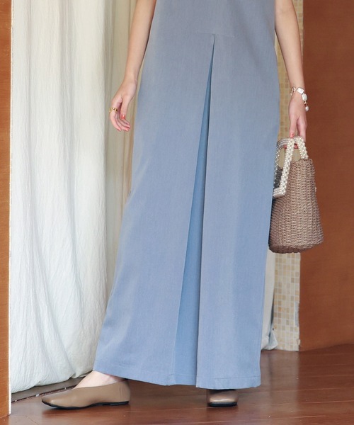 SAISON DE PAPILLON(セゾンドパピヨン)の「ディープVネックサロペット(サロペット/オーバーオール・レディース・ブラック/ピンク/ブルー・S/M/L)」の22枚目の写真