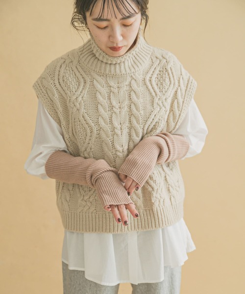 ITEMS URBANRESEARCH(アイテムズ アーバンリサーチ)の「リブニットアームウォーマー(アームカバー・レディース・アイボリー/レッド/ベージュ・ONE)」の5枚目の写真
