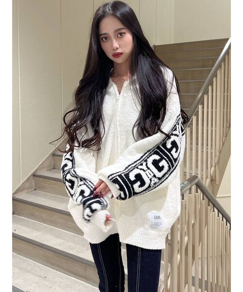 GYDA（ジェイダ）の「SYMMETRY GYDA LINE モールヤーンニットパーカー（カーディガン/ボレロ・レディース・オフホワイト/ブラック・FREE）」の3枚目の写真