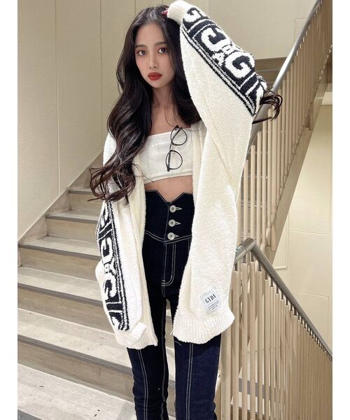 GYDA（ジェイダ）の「SYMMETRY GYDA LINE モールヤーンニットパーカー（カーディガン/ボレロ・レディース・オフホワイト/ブラック・FREE）」の13枚目の写真