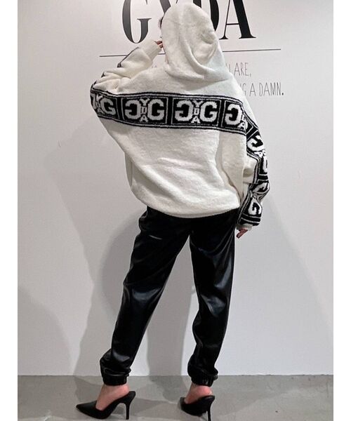 GYDA（ジェイダ）の「SYMMETRY GYDA LINE モールヤーンニットパーカー（カーディガン/ボレロ・レディース・オフホワイト/ブラック・FREE）」の14枚目の写真