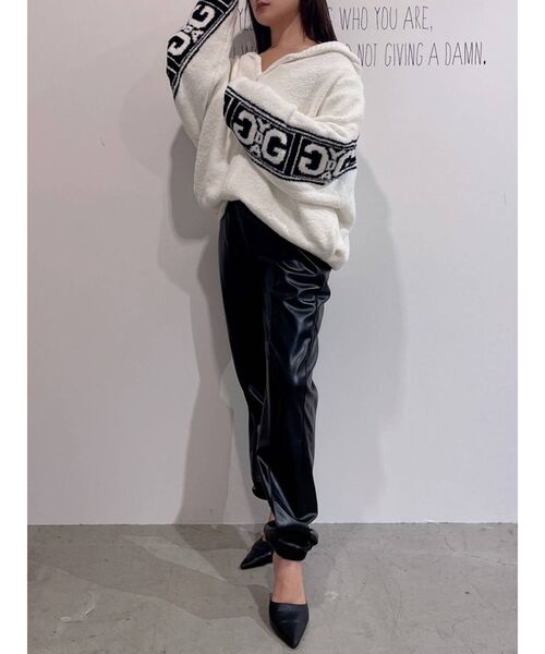 GYDA（ジェイダ）の「SYMMETRY GYDA LINE モールヤーンニットパーカー（カーディガン/ボレロ・レディース・オフホワイト/ブラック・FREE）」の17枚目の写真