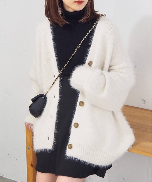 tiptop（ティップトップ）の「フェザーVネックBIGカーディガン（カーディガン/ボレロ・レディース・アイボリー/グレイッシュベージュ/グリーン/グレー・FREE）」の2枚目の写真