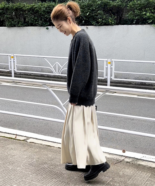 Spick & Span（スピックアンドスパン）の「ヴィンテージVネックニット（ニット/セーター・レディース・チャコールグレー/ベージュ・FREE）」の4枚目の写真