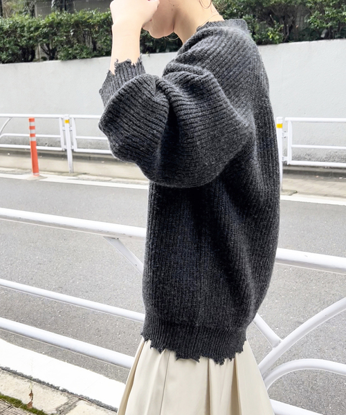 Spick & Span（スピックアンドスパン）の「ヴィンテージVネックニット（ニット/セーター・レディース・チャコールグレー/ベージュ・FREE）」の9枚目の写真