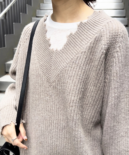 Spick & Span（スピックアンドスパン）の「ヴィンテージVネックニット（ニット/セーター・レディース・チャコールグレー/ベージュ・FREE）」の21枚目の写真