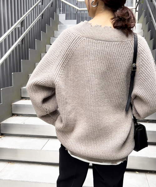 Spick & Span（スピックアンドスパン）の「ヴィンテージVネックニット（ニット/セーター・レディース・チャコールグレー/ベージュ・FREE）」の22枚目の写真