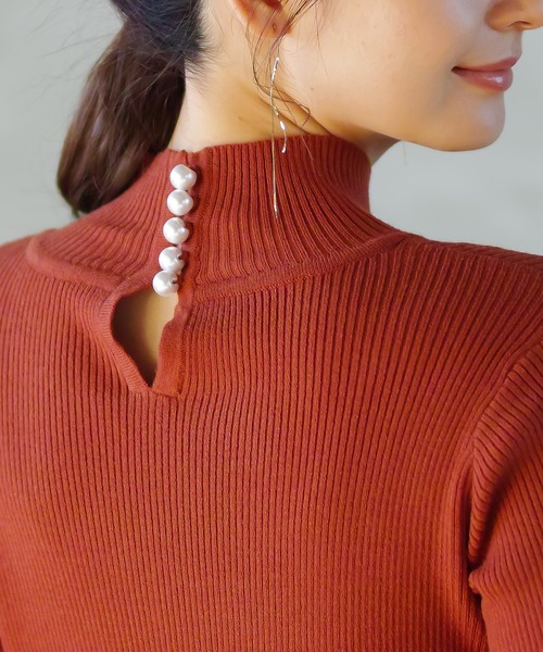 ENNEA(エンネア)の「【2022AWプレオーダー】手洗いできる♪MOCHIMODAバックパールハイネックもっちりリブニット(ニット/セーター・レディース・テラコッタ/キャメル/ブラック/アイボリー・M)」の8枚目の写真