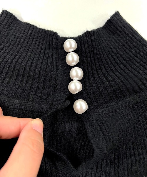 ENNEA(エンネア)の「【2022AWプレオーダー】手洗いできる♪MOCHIMODAバックパールハイネックもっちりリブニット(ニット/セーター・レディース・テラコッタ/キャメル/ブラック/アイボリー・M)」の21枚目の写真