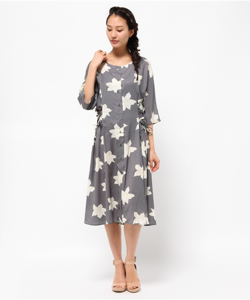 Omekashi（オメカシ）の「【Omekashi】オリジナル大花PTワンピース（ワンピース・レディース・ブラック/オフホワイト/グレー・ﾌﾘ-）」の3枚目の写真