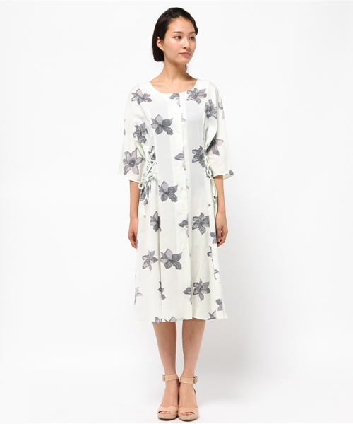 Omekashi（オメカシ）の「【Omekashi】オリジナル大花PTワンピース（ワンピース・レディース・ブラック/オフホワイト/グレー・ﾌﾘ-）」の5枚目の写真