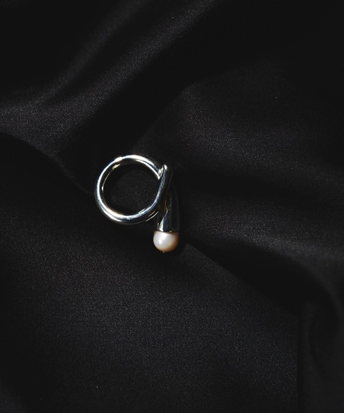 loni（ロニ）の「【金属アレルギー対応】Bud 2way pearl ear cuff ring （2WAYパールイヤーカフ・リング）片耳用（リング・レディース・シルバー/ゴールド・FREE）」の21枚目の写真