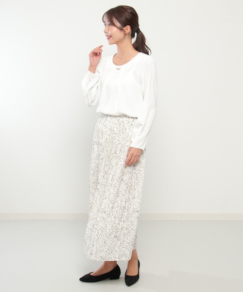 IKKA LOUNGE(イッカラウンジ)の「チャーム付きブラウス(シャツ/ブラウス・レディース・その他1/オフホワイト・S/M/L/XL)」の3枚目の写真