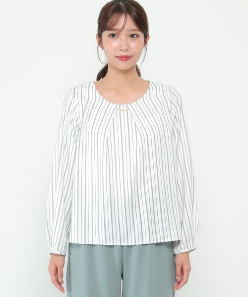 IKKA LOUNGE(イッカラウンジ)の「チャーム付きブラウス(シャツ/ブラウス・レディース・その他1/オフホワイト・S/M/L/XL)」の7枚目の写真