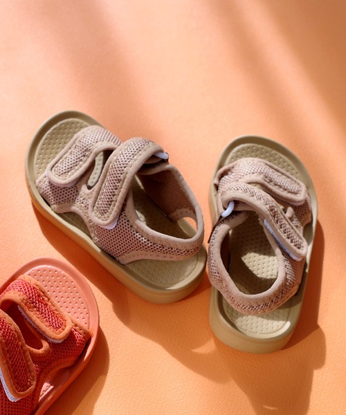 AmiAmi（アミアミ）の「キッズスポーツサンダル/軽量メッシュ素材（サンダル・キッズ・ピンク/ホワイト/オレンジ/ブラック/ダークグレー/ラベンダー/キャメル・14cm/16cm/18cm/15cm/17cm/19cm/20cm/21cm/22cm/23cm）」の5枚目の写真