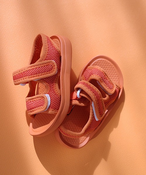 AmiAmi（アミアミ）の「キッズスポーツサンダル/軽量メッシュ素材（サンダル・キッズ・ピンク/ホワイト/オレンジ/ブラック/ダークグレー/ラベンダー/キャメル・14cm/16cm/18cm/15cm/17cm/19cm/20cm/21cm/22cm/23cm）」の7枚目の写真