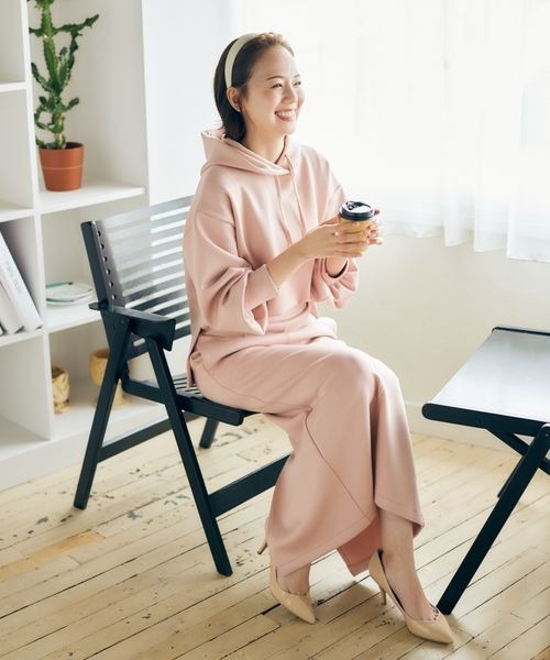 mysty woman（ミスティウーマン）の「【黒田真友香さんコラボ】ダンボールフーディ 191152（パーカー・レディース・ブラック/オフホワイト/ピンクベージュ・FREE）」の18枚目の写真