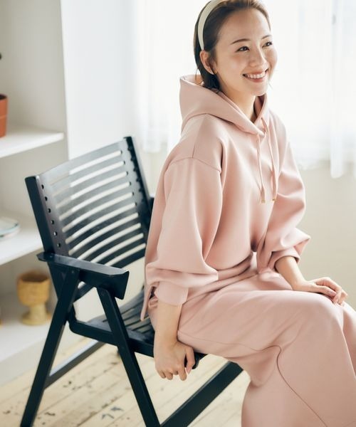 mysty woman（ミスティウーマン）の「【黒田真友香さんコラボ】ダンボールフーディ 191152（パーカー・レディース・ブラック/オフホワイト/ピンクベージュ・FREE）」の19枚目の写真