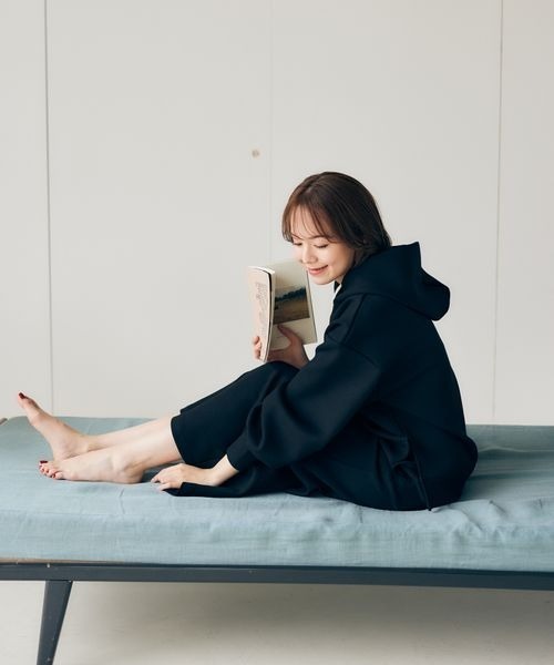 mysty woman（ミスティウーマン）の「【黒田真友香さんコラボ】ダンボールフーディ 191152（パーカー・レディース・ブラック/オフホワイト/ピンクベージュ・FREE）」の12枚目の写真