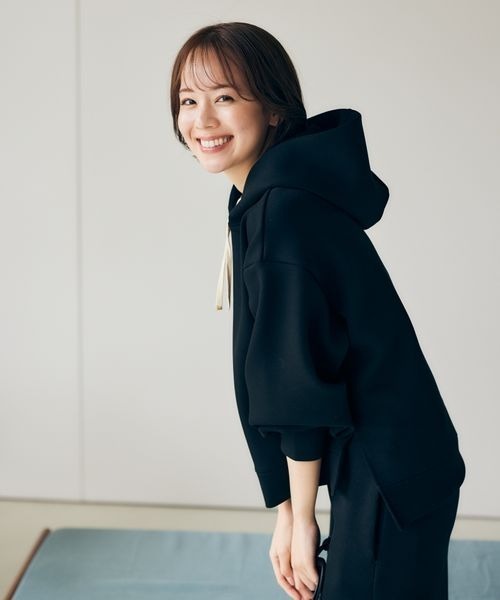 mysty woman（ミスティウーマン）の「【黒田真友香さんコラボ】ダンボールフーディ 191152（パーカー・レディース・ブラック/オフホワイト/ピンクベージュ・FREE）」の15枚目の写真