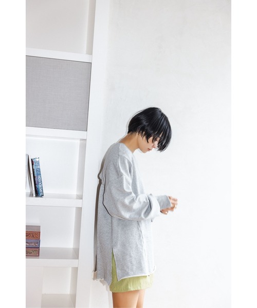 WoM(ワム)の「BACK OPEN SWEAT(スウェット・レディース・スミクロ/オフホワイト/グレー/ライトブルー・FREE)」の7枚目の写真