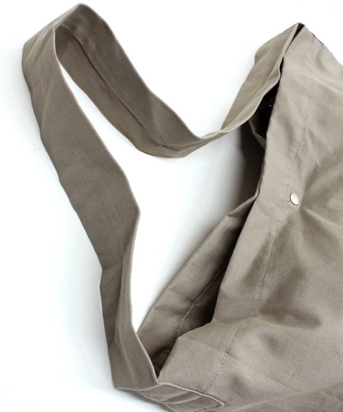 RNA-N（アールエヌエーエヌ）の「E4905 ＮリユーザブルショルダーＢＡＧ（ショルダーバッグ・レディース・ホワイト/ブラック/グレイッシュベージュ・FREE）」の5枚目の写真