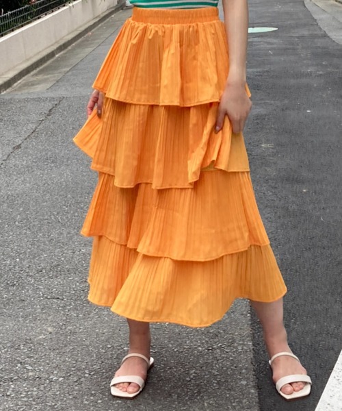 tolene(トレネ)の「プリーツティアードスカート(スカート・レディース・グリーン/ホワイト/イエロー/マジェンタ/ブラック・FREE)」の4枚目の写真