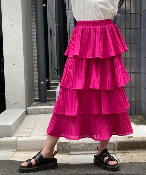 tolene(トレネ)の「プリーツティアードスカート(スカート・レディース・グリーン/ホワイト/イエロー/マジェンタ/ブラック・FREE)」の5枚目の写真