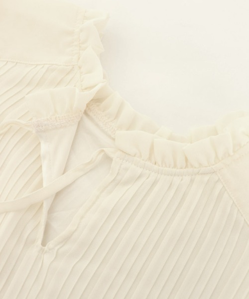 Pierrot（ピエロ）の「フレアスリーブプリーツブラウス（シャツ/ブラウス・レディース・ブラック/ネイビー/ライトブルー/アイボリー/イエロー/ブルー・L/M）」の12枚目の写真